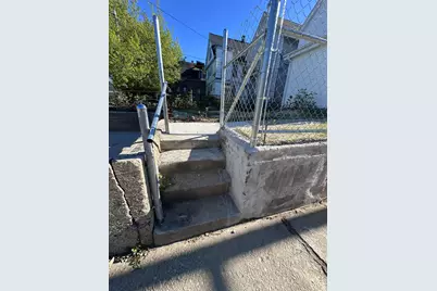 1221 N 24th St, Milwaukee, WI 53205 - Photo 35