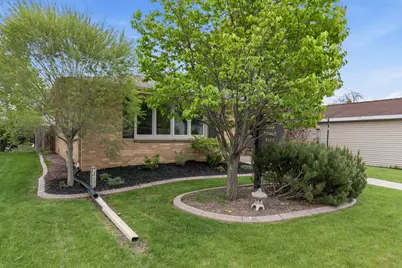 2920 E Cudahy Ave, Saint Francis, WI 53235 - Photo 3