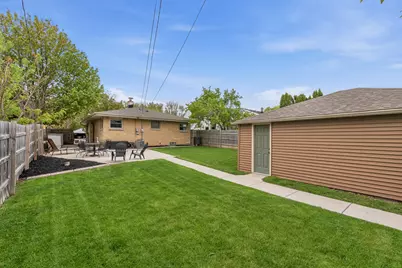 2920 E Cudahy Ave, Saint Francis, WI 53235 - Photo 23