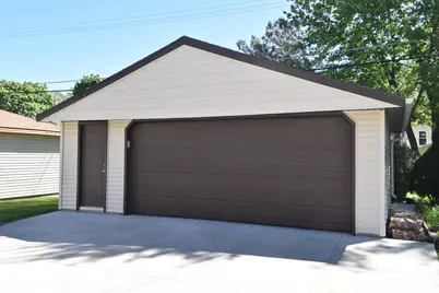 2500 N 116th St, Wauwatosa, WI 53226 - Photo 35
