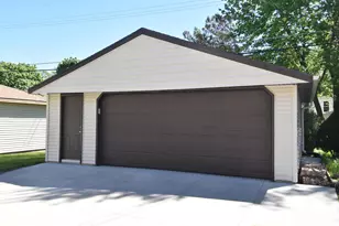 2500 N 116th St, Wauwatosa, WI 53226 - Photo 35