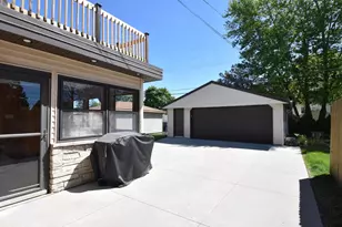 2500 N 116th St, Wauwatosa, WI 53226 - Photo 37