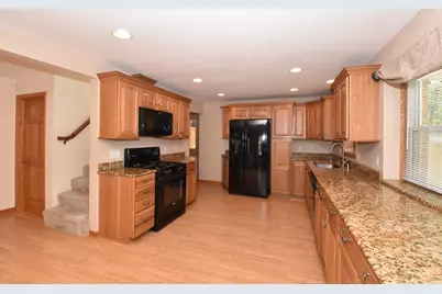 2500 N 116th St, Wauwatosa, WI 53226 - Photo 7