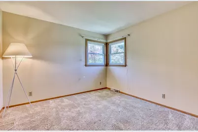 7371 S 49th St, Franklin, WI 53132 - Photo 21