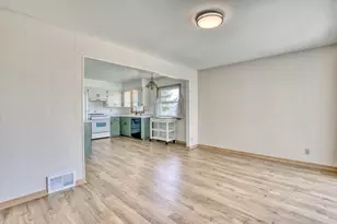7371 S 49th St, Franklin, WI 53132 - Photo 11