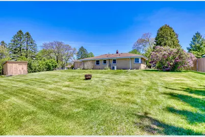 7371 S 49th St, Franklin, WI 53132 - Photo 3