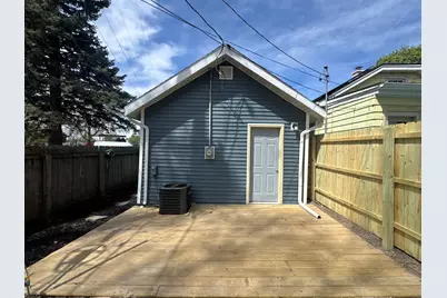 709  Dexter St, Madison, WI 53704 - Photo 17