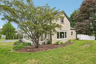 N48W16262 Lisbon Rd, Menomonee Falls, WI 53051 - Photo 3