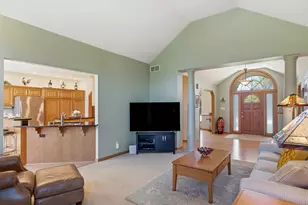 13230 W Foxwood Dr, New Berlin, WI 53151 - Photo 19