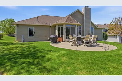 13230 W Foxwood Dr, New Berlin, WI 53151 - Photo 41