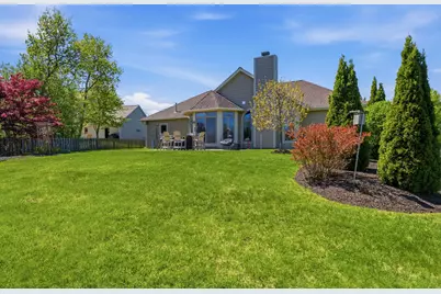 13230 W Foxwood Dr, New Berlin, WI 53151 - Photo 35