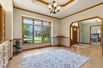 13230 W Foxwood Dr, New Berlin, WI 53151 - Photo 7