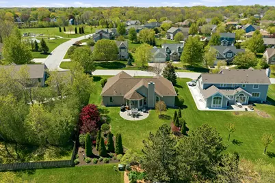 13230 W Foxwood Dr, New Berlin, WI 53151 - Photo 5
