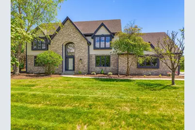 278  Mulberry Dr, Delafield, WI 53018 - Photo 1