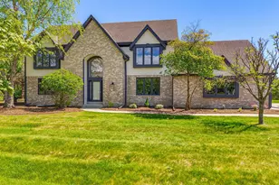 278 Mulberry Dr, Delafield, WI 53018 - Photo 1