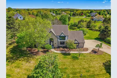 278  Mulberry Dr, Delafield, WI 53018 - Photo 5