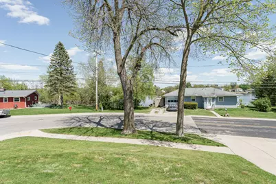 618 N Water St, Watertown, WI 53098 - Photo 5