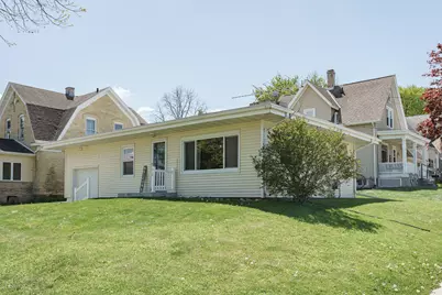 618 N Water St, Watertown, WI 53098 - Photo 7