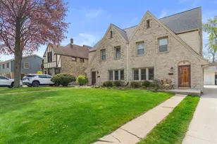 4845 N Cumberland Blvd, Whitefish Bay, WI 53217 - Photo 37