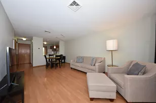 4508 W Westchester Square, West Milwaukee, WI 53214 - Photo 5