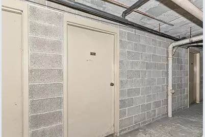 2555 N Lake Dr #3, Milwaukee, WI 53211 - Photo 23