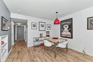 2555 N Lake Dr, Milwaukee, WI 53211 - Photo 9