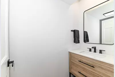 2555 N Lake Dr #3, Milwaukee, WI 53211 - Photo 15