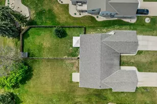 1103 Firethorn Dr, West Bend, WI 53090 - Photo 35