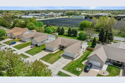 1103  Firethorn Dr, West Bend, WI 53090 - Photo 37