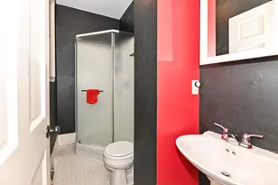 934 N 29th St, Milwaukee, WI 53208 - Photo 23