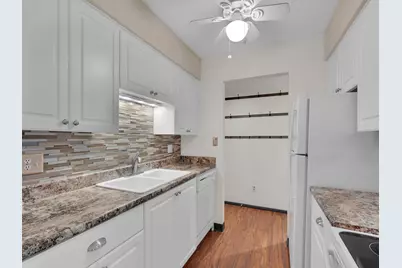 1270  Wisconsin St #203A, Lake Geneva, WI 53147 - Photo 5