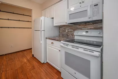 1270  Wisconsin St #203A, Lake Geneva, WI 53147 - Photo 5
