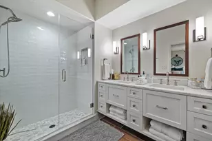 7032 N Barnett Ln, Fox Point, WI 53217 - Photo 23