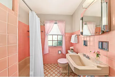 8022  Jackson Park Blvd, Wauwatosa, WI 53213 - Photo 17