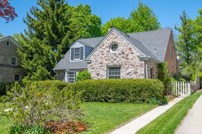 8022  Jackson Park Blvd, Wauwatosa, WI 53213 - Photo 5
