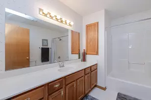 2121 E Broadway, Waukesha, WI 53186 - Photo 31