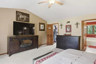 13370 W Maple Ridge Rd, New Berlin, WI 53151 - Photo 31