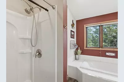 13370 W Maple Ridge Rd, New Berlin, WI 53151 - Photo 35