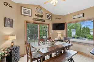13370 W Maple Ridge Rd, New Berlin, WI 53151 - Photo 17