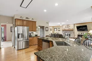 13370 W Maple Ridge Rd, New Berlin, WI 53151 - Photo 19