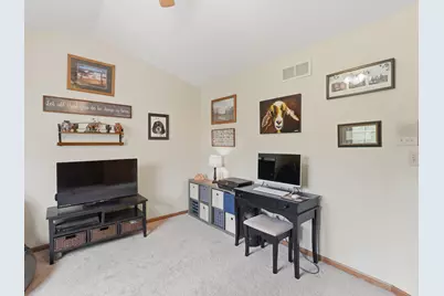 13370 W Maple Ridge Rd, New Berlin, WI 53151 - Photo 41
