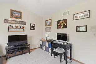 13370 W Maple Ridge Rd, New Berlin, WI 53151 - Photo 41