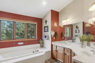 13370 W Maple Ridge Rd, New Berlin, WI 53151 - Photo 33