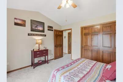13370 W Maple Ridge Rd, New Berlin, WI 53151 - Photo 37