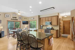 13370 W Maple Ridge Rd, New Berlin, WI 53151 - Photo 15