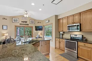 13370 W Maple Ridge Rd, New Berlin, WI 53151 - Photo 21