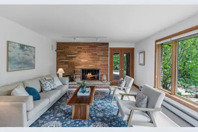 9740 N Riverside Rd, Mequon, WI 53092 - Photo 23