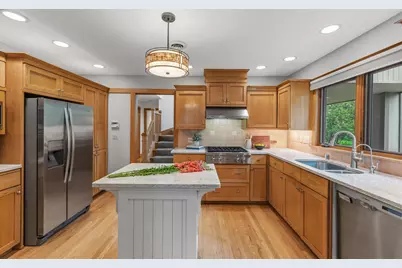 9740 N Riverside Rd, Mequon, WI 53092 - Photo 15