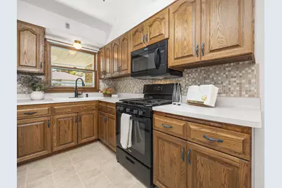 250 S Hine Ave, Waukesha, WI 53188 - Photo 7