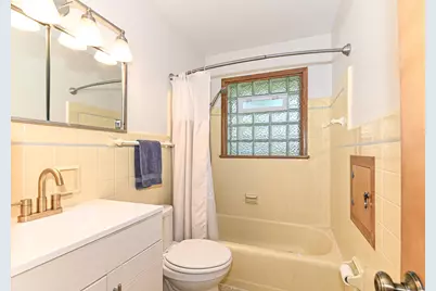 541 N 109th St, Wauwatosa, WI 53226 - Photo 17